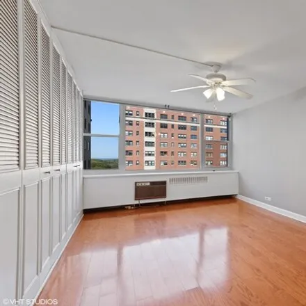 Image 8 - Imperial Towers, 4250 North Marine Drive, Chicago, IL 60613, USA - Condo for sale