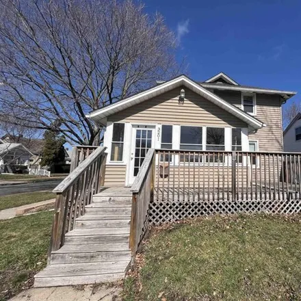 Buy this 4 bed house on 3203 17th Avenue in Rock Island, IL 61201