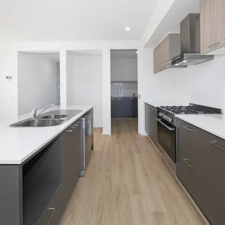 Rent this 4 bed apartment on Mary Drive in Alfredton VIC 3350, Australia
