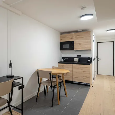 Image 9 - 8 Rue Fernand Pelloutier, 75017 Paris, France - Apartment for rent