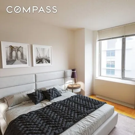 Image 3 - 321 West 54th Street, New York, NY 10019, USA - House for rent