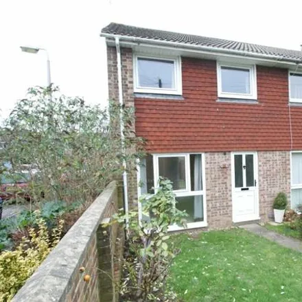 Rent this 3 bed townhouse on Blandford Close in Nailsea, BS48 2QQ