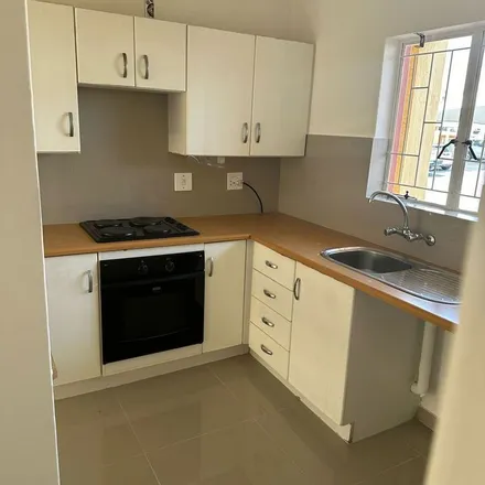 Image 5 - Montrose Avenue, Johannesburg Ward 100, Randburg, 2188, South Africa - Apartment for rent