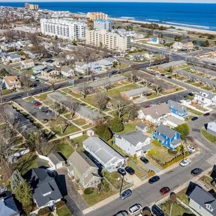 Image 2 - 105 Sampson Place, North Long Branch, Long Branch, NJ 07740, USA - House for rent