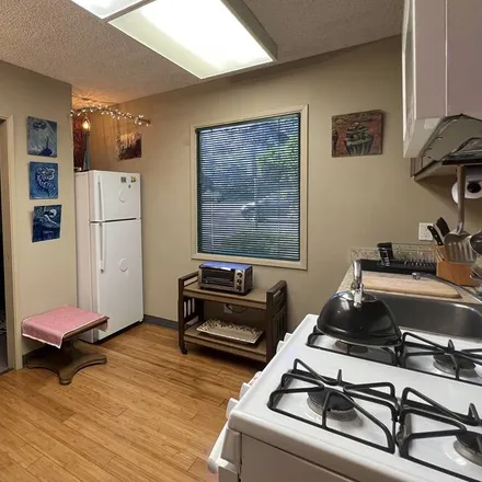 Rent this 2 bed apartment on Ukiah in CA, 95482