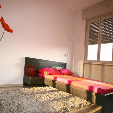 Rent this 5 bed room on Samori Caffè in Viale Lombardia, 20131 Milan MI