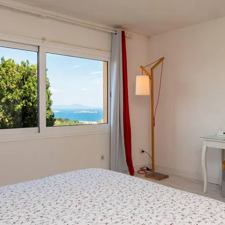 Rent this 2 bed apartment on 17255 Begur
