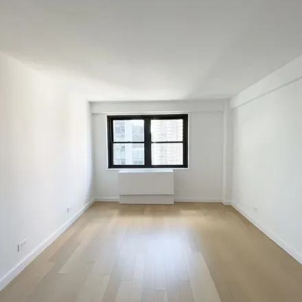 Rent this 3 bed apartment on 245 East 37th Street in New York, NY 10016