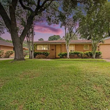 Buy this 3 bed house on 5335 Knotty Oaks Trail in Houston, TX 77045