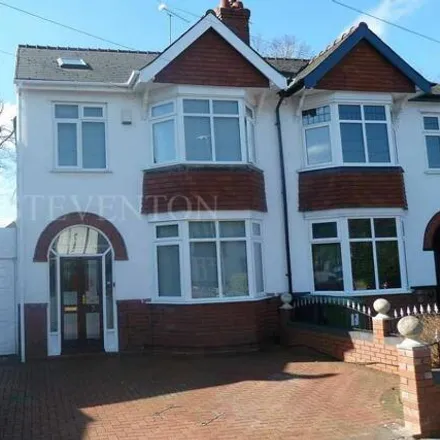Buy this 4 bed duplex on Wynn Road in Goldthorn Hill, WV4 4AN