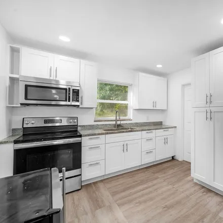 Image 4 - 1281 West 35th Street - House for rent