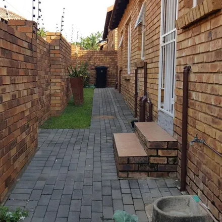 Rent this 3 bed townhouse on unnamed road in Allen's Nek, Roodepoort