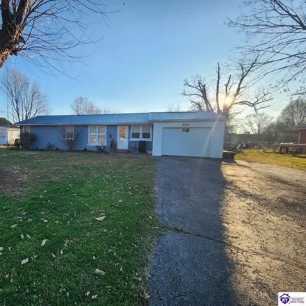 Image 1 - 137 Southside Avenue, Campbellsville, KY 42718, USA - House for sale