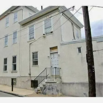 Image 2 - 4690 Umbria Street, Philadelphia, PA 19427, USA - House for rent