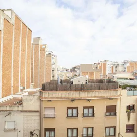Image 9 - Carrer de Joan de Peguera, 113, 08026 Barcelona, Spain - Apartment for rent
