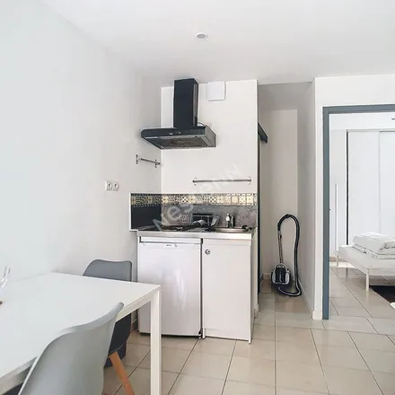 Rent this 2 bed apartment on 18 Rue des Bateaux Lavoirs in 44000 Nantes, France
