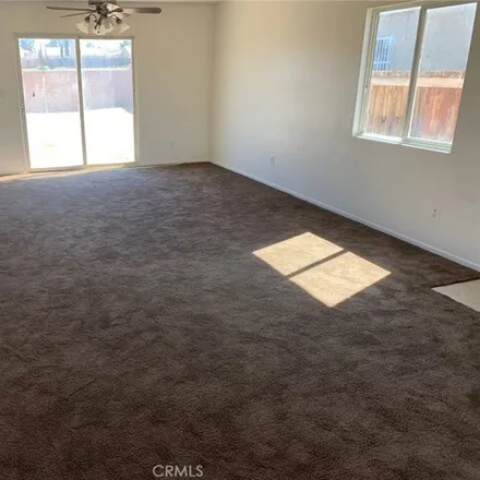 Image 3 - 10531 Wakefield Street, Adelanto, CA 92301, USA - House for rent