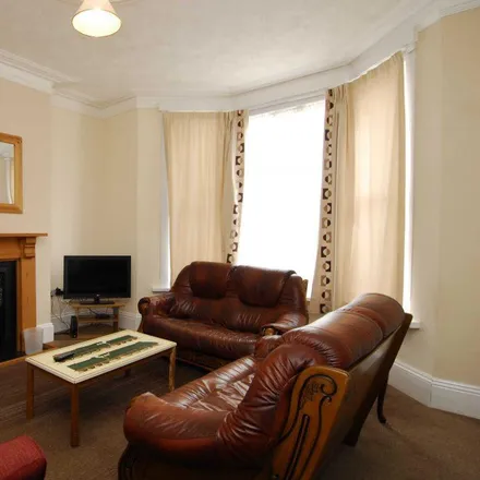 Rent this 4 bed room on Lipson Avenue in Plymouth, PL4 8SQ