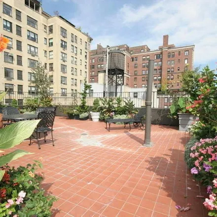 Rent this 4 bed apartment on 115 East 92nd Street in New York, NY 10128