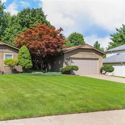 Image 1 - 18832 Hunters Pointe Drive, Bennetts Corners, Strongsville, OH 44136, USA - House for sale