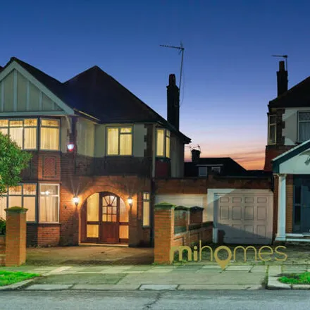 Image 1 - Powys Lane, Bowes Park, London, N14 7JG, United Kingdom - House for sale