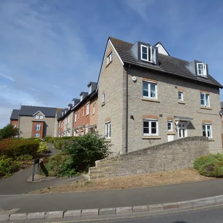 Rent this 4 bed townhouse on 33 Strouds Close in Swindon, SN3 1FD