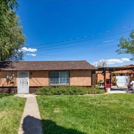 Buy this 3 bed house on 260 Pinon Street in Tehachapi, CA 93561