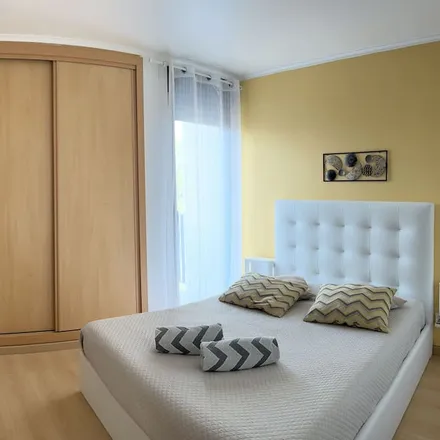 Rent this 2 bed house on Monte Gordo in Rua da Estação, 8900-406 Monte Gordo