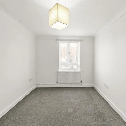 Rent this 2 bed apartment on 3 Wellington Road in London, NW10 5LJ