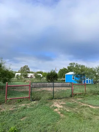 Buy this studio house on 567 Mountain View Drive in Bandera County, TX 78003
