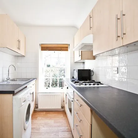 Image 2 - 22 St. Albans Avenue, London, W4 5JR, United Kingdom - House for rent