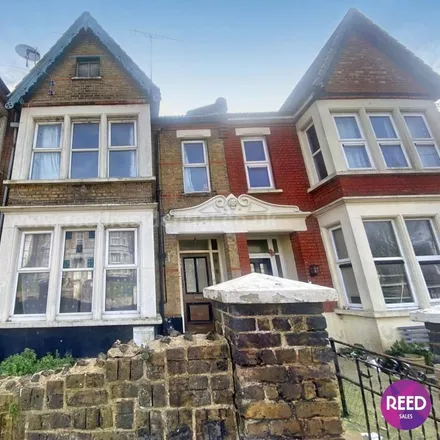 Rent this 3 bed apartment on York Road in Southend-on-Sea, SS1 2DY