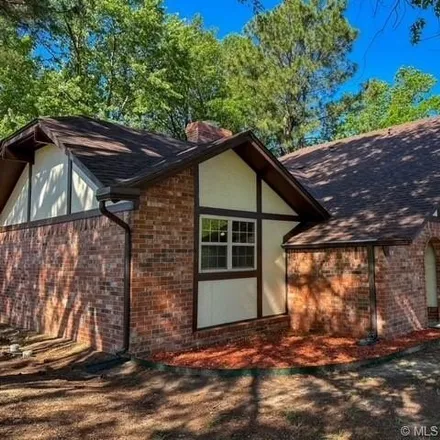 Image 3 - 800 Hardy Springs Circle, McAlester, OK 74501, USA - House for sale