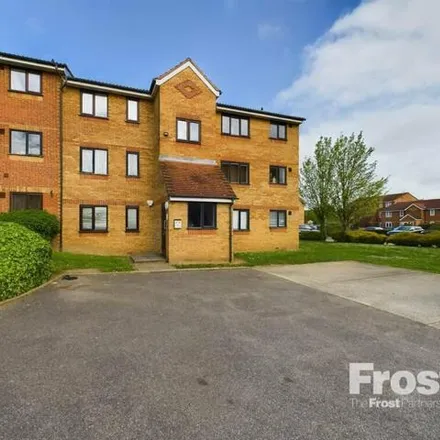 Buy this studio apartment on Redford Close in London, TW13 4TD