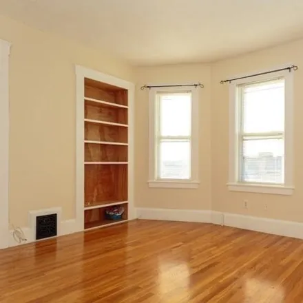 Image 7 - 26 Pearl Street, Somerville, MA 02145, USA - House for sale