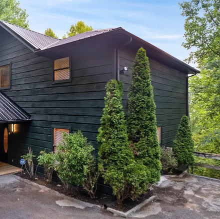 Buy this 3 bed loft on 509 Hawks Trail in Gatlinburg, TN 37738