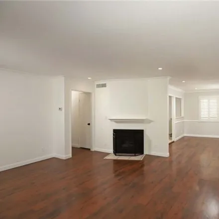 Image 7 - 8022 Via Pompell, Los Angeles, CA 91504, USA - House for sale