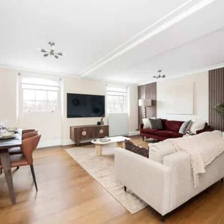 Rent this 3 bed apartment on 19 Onslow Square in London, SW7 3NN