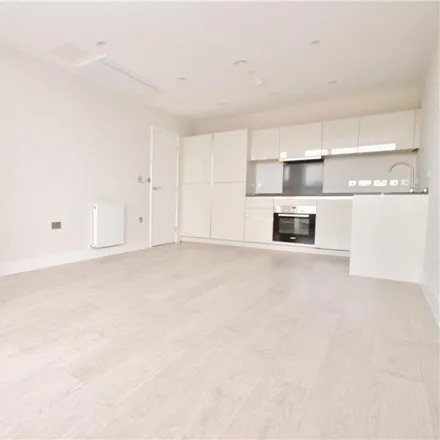 Image 2 - A308, Spelthorne, TW16 7BE, United Kingdom - Apartment for rent