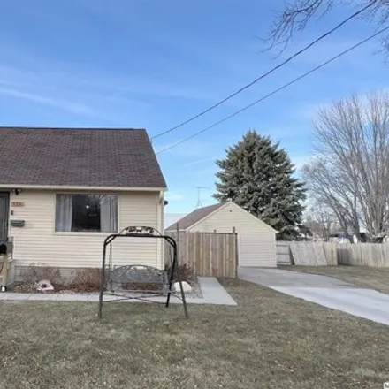 Buy this 3 bed house on 548 12th Street Southeast in Mason City, IA 50401