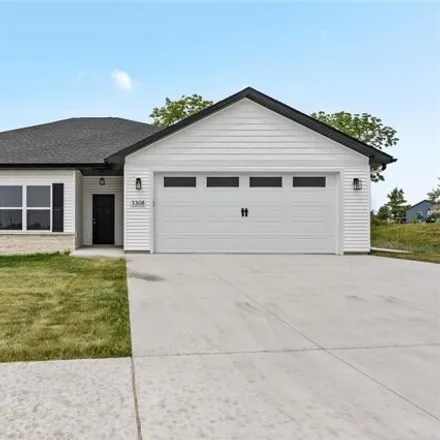 Buy this 3 bed house on unnamed road in Cedar Rapids, IA 52404