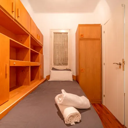 Rent this 4 bed room on Carrer de Padilla in 325, 08001 Barcelona