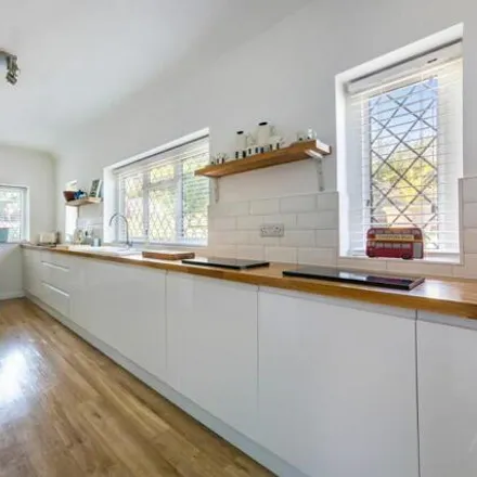 Image 5 - Southdown Avenue, Lewes, BN7 1EL, United Kingdom - House for sale