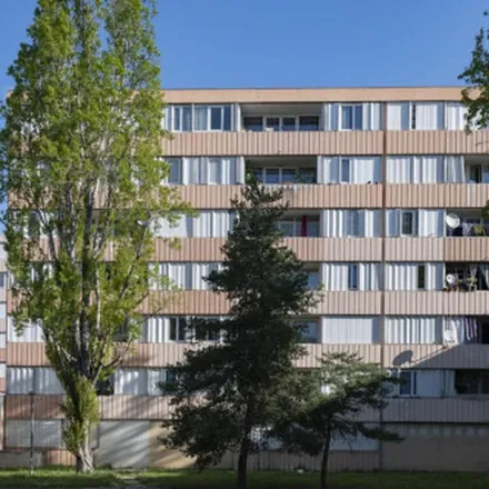 Image 2 - 5 Avenue Charles de Gaulle, 84100 Orange, France - Apartment for rent