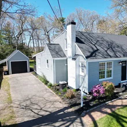 Buy this 3 bed house on 28 Oakwood Manor in Cromwell, CT 06416