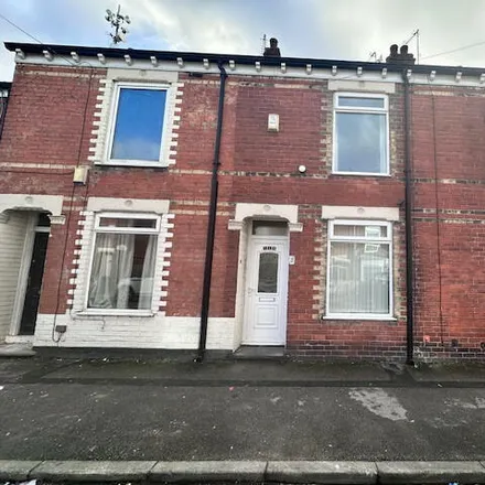 Rent this 2 bed townhouse on Estcourt Street in Hull, HU9 2RR