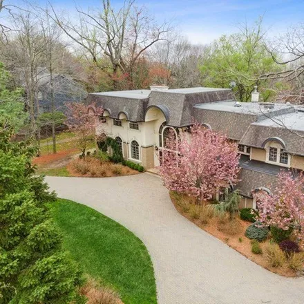 Rent this 6 bed house on 84 Jackson Drive in Cresskill, Bergen County