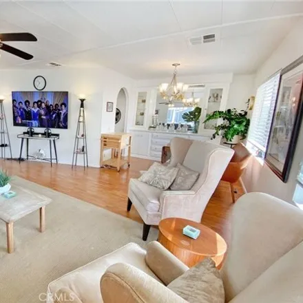 Image 7 - White Sand Lane, Huntington Beach, CA 21080, USA - Apartment for sale