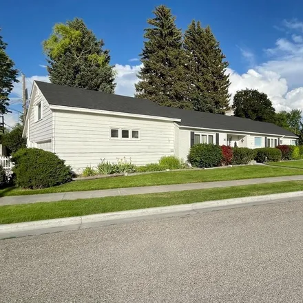 Buy this 5 bed house on 1995 South Lee Avenue in Idaho Falls, ID 83404