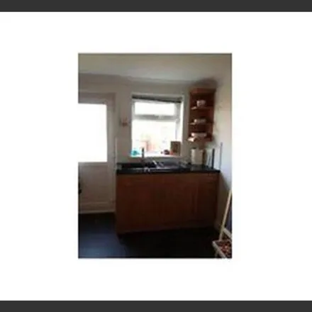 Rent this 2 bed townhouse on Wold Road in Hull, HU5 5UN